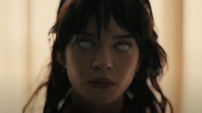 El amor en tiempos de la IA es un asco: 'La acompañante', el 'thriller' de ciencia ficción en el que la robot se merece venganza noticias imagen