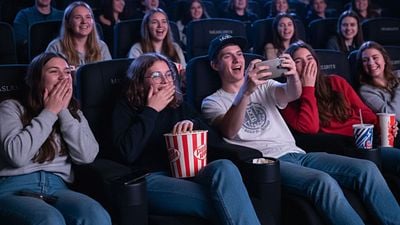 La Generación Z sigue disfrutando del cine y las series, pero el 80% lo hace de un modo muy poco tradicional noticias imagen