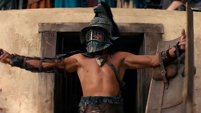 Tras 'Gladiator II', vuelve a la arena con la serie más erótica-festiva 12 años después de su final: Tráiler de 'Spartacus: House of Asher' noticias imagen