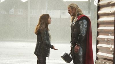 No te diste cuenta, pero Elsa Pataky sale en ‘Thor: El mundo oscuro’. Natalie Portman fue la culpable de ello