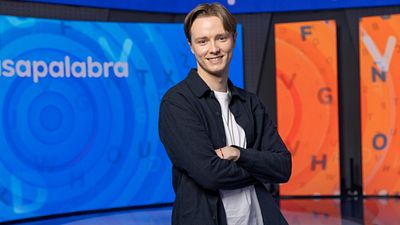 Manu Pascual cree que "no es lo más igualitario" tributar más por el premio de 'Pasapalabra' que por la Lotería: "Te lo has ganado estudiando" noticias imagen