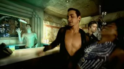 Empezó bailando junto a Ricky Martin hace 25 años, pero ahora es una estrella mundial, ¿le reconoces? noticias imagen