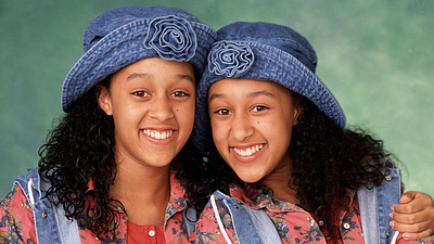 "Ojalá pudiese coger el teléfono y llamarla": Las gemelas de 'Cosas de hermanas' ya no están tan unidas como antes noticias imagen