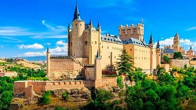 El histórico castillo a una hora de Madrid que sirvió de molde para el primer gran clásico de Disney noticias imagen