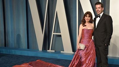 La actriz Zooey Deschanel, protagonista de 'New Girl', y el 'Property Brother' Jonathan Scott se han comprometido después de cuatro años de relación noticias imagen