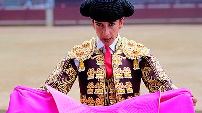 Denunciada por sacrificar toros y ninguneada en España: 'Hable con ella' es una de las obras maestras de Almodóvar pero no todo fue un camino de rosas