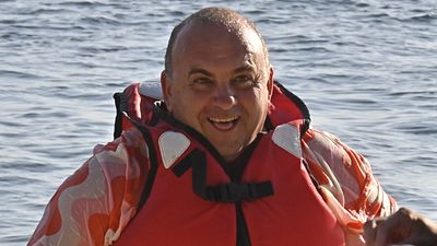 La reacción de Joaquín Prat ante lo que es capaz de hacer Ginés Corregüela ('Supervivientes 2023') "cuando el hambre aprieta" noticias imagen