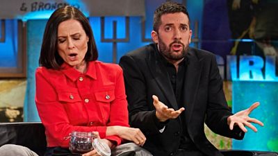 David Broncano afirma en 'La Revuelta' que no le gustan las presentadoras de los Goya 2025: "Han internalizado presentarlo actores y actrices" noticias imagen