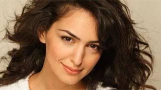 Nazanin Boniadi, nueva novia de Barney en 'Cómo conocí a vuestra madre' noticias imagen