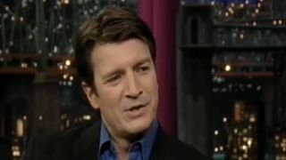 Nathan Fillion se sale en el show de David Letterman noticias imagen