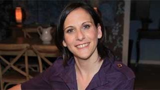 Malena Alterio, de 'BuenAgente': "La tele te da un punto de rutina que te deja vivir como una persona normal" noticias imagen