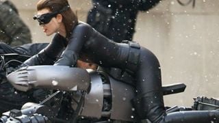'El caballero oscuro. La leyenda renace': Catwoman destruye una cámara IMAX durante el rodaje noticias imagen