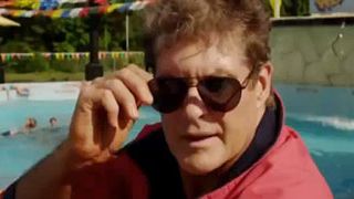 Teaser tráiler de 'Piranha 3DD' noticias imagen