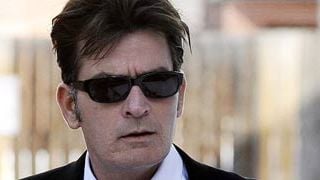 Charlie Sheen arremete de nuevo contra 'Dos hombres y medio' noticias imagen