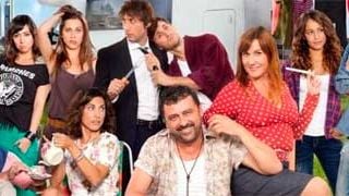 'Con el culo al aire': tarde de fútbol internacional en 'Camping vs. hooligans' (1x10) noticias imagen