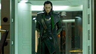 'Los Vengadores': Loki (Tom Hiddleston) se hace el chulo delante de Nick Furia (Samuel L. Jackson)