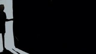 La autora de 'Crepúsculo' Stephenie Meyer se fija en el libro 'Down a Dark Hall' noticias imagen