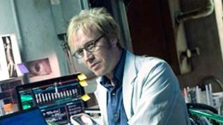 'The Amazing Spider-Man': el Dr. Connors (Rhys Ifans) habla de la misteriosa desaparición del padre de Peter Parker en el nuevo clip