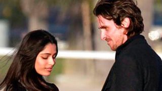 'Knight of Cups': Christian Bale y Freida Pinto muy cariñosos en las nuevas imágenes del rodaje noticias imagen