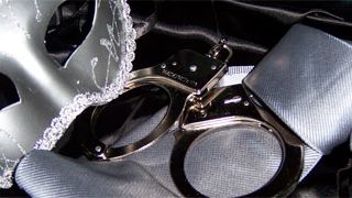 'Cincuenta sombras de Grey' tantea a los guionistas de 'Crazy, Stupid, Love' y 'The Killing' para adaptar la trilogía noticias imagen