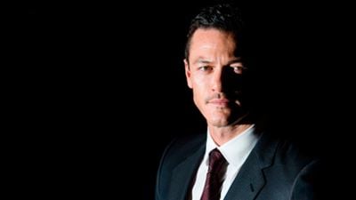 Luke Evans saca los colmillos y protagonizará 'Dracula Year Zero'