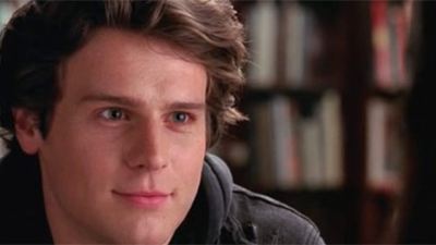 HBO encarga una serie de temática gay protagonizada por Jonathan Groff