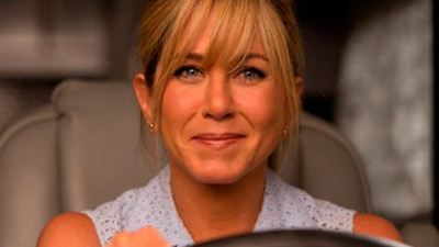 'We're The Millers': Jennifer Aniston ligera de ropa en el primer tráiler