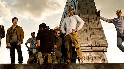 'Transformers 4': primera foto oficial con Michael Bay y Mark Wahlberg noticias imagen