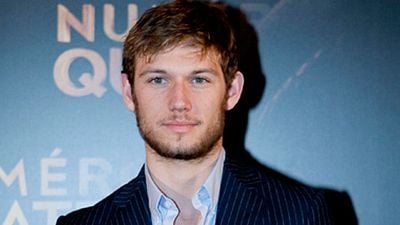 Alex Pettyfer, favorito para protagonizar una comedia de acción gay noticias imagen