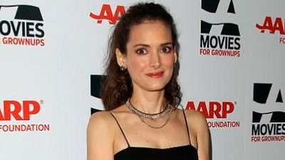 Winona Ryder confunde 'Cincuenta sombras de Grey' con un libro de economía noticias imagen