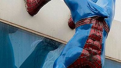 Un centro comercial de Corea del Sur retira una estatua de Spider-Man con una erección noticias imagen