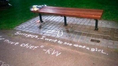 Homenaje a Robin Williams en el banco de 'El indomable Will Hunting' en Boston