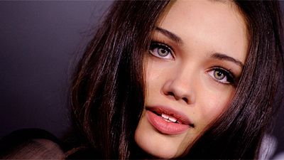 India Eisley podría ser la Bella Durmiente en 'The Curse of Sleeping Beauty' noticias imagen