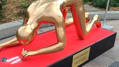 Aparece un Oscar esnifando cocaína en el Paseo de la Fama de Hollywood noticias imagen