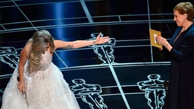 Oscars 2015: Lady Gaga homenajea 'Sonrisas y lágrimas' por su 50 aniversario