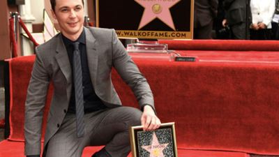 Jim Parsons consigue una estrella en el Paseo de la Fama