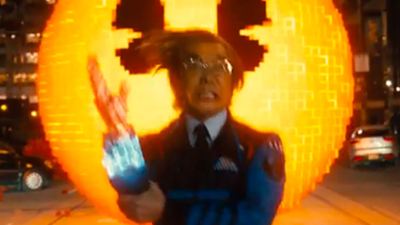 'Pixels': Adam Sandler, cara a cara con Pac-Man en el primer tráiler