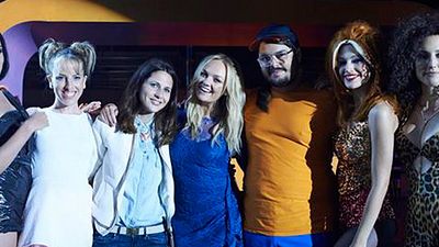 'Cómo sobrevivir a una despedida': La Spice Girl Emma Bunton hace un cameo junto a Miki Nadal noticias imagen