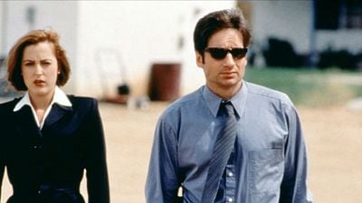 ‘Expediente X’: Un OVNI llega al rodaje de la serie en las nuevas imágenes  noticias imagen