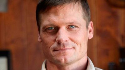 'Batman v Superman': Bailey Chase revela su misterioso papel en 'El amanecer de la justicia' noticias imagen