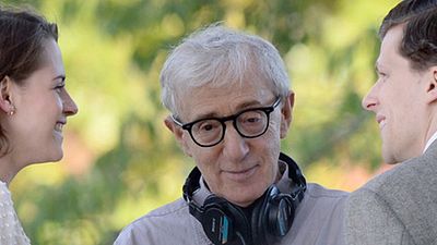 Nuevas imágenes del rodaje de lo nuevo de Woody Allen con Kristen Stewart y Jesse Eisenberg muy cariñosos noticias imagen