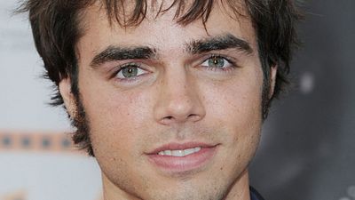 'Modern Family': Reid Ewing revela que intentó parecerse a Brad Pitt mediante cirugía plástica