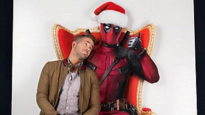 'Deadpool': Ryan Reynolds pasa la Navidad con el antihéroe de Marvel en este gif noticias imagen