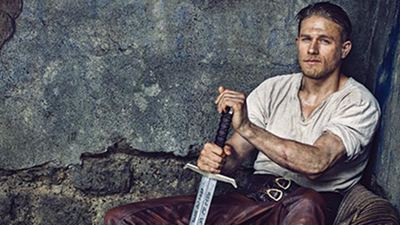 'King Arthur': La película protagonizada por Charlie Hunnam, aplazada hasta marzo de 2017