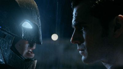 'Batman v Superman': Kal-El y El Caballero Oscuro inician su lucha en el nuevo 'spot'