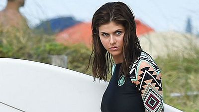 'Los vigilantes de la playa': primer vistazo oficial a Alexandra Daddario como Summer Quinn noticias imagen