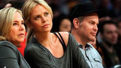 Charlize Theron, de una infancia de pesadilla a ganadora del Oscar noticias imagen