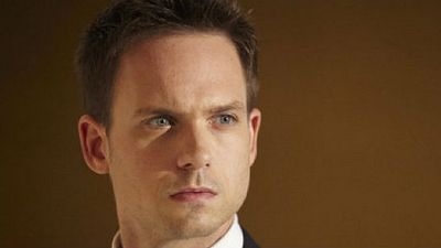 'Legends of Tomorrow' ficha a Patrick J. Adams para interpretar a un misterioso personaje noticias imagen