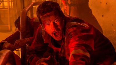 'Marea negra': 'Teaser' póster español en EXCLUSIVA de la película de Mark Wahlberg noticias imagen