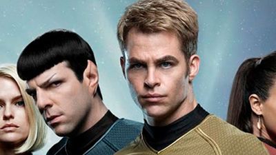 'Star Trek: Más allá: Dos alienígenas posan junto a Justin Lin en la nueva foto de rodaje